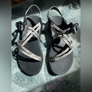Women’s 10 Chaco Sandals